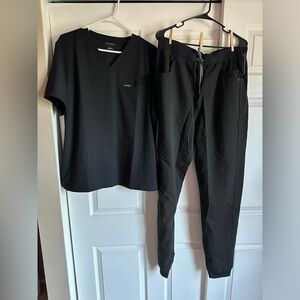 JAANUU men’s jogger scrub set-black New and never worn!